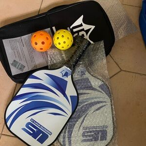 Undefeated Sports Blue and White Pickleball Paddle Set